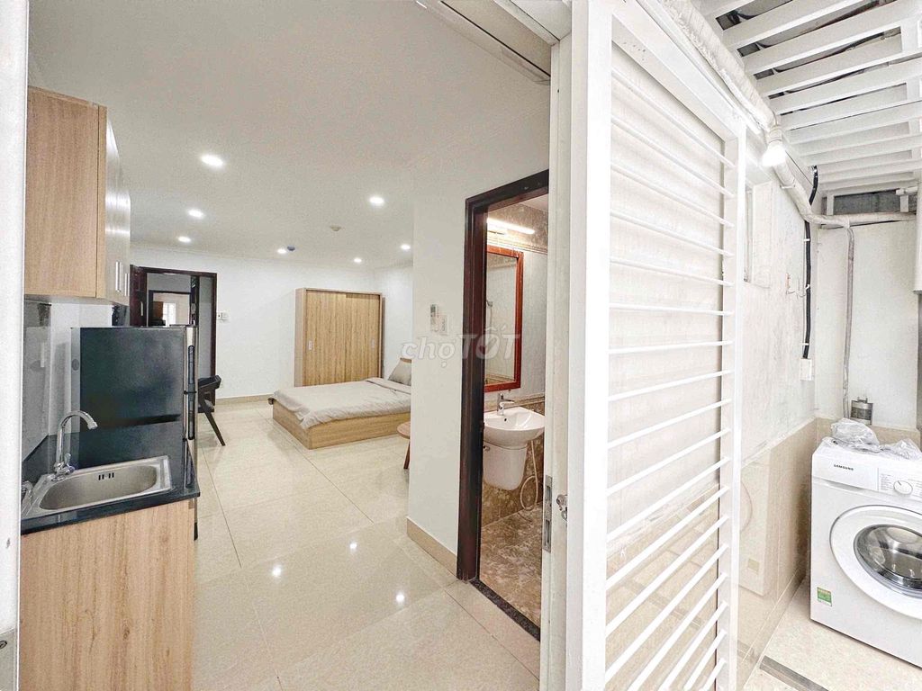 Hot apartment full of Lê Thị Hồng Gấm balcony furniture.