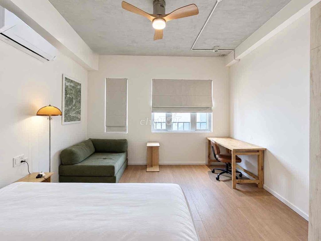 The apartment is a full bedroom designed with Trần Hưng Đạo luxury.