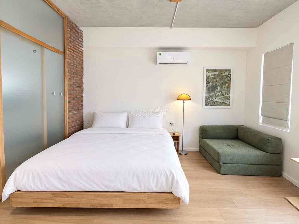 The apartment is a full bedroom designed with Trần Hưng Đạo luxury.
