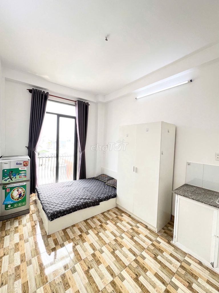 studio - balcony - full interior near hvhk cs 1
