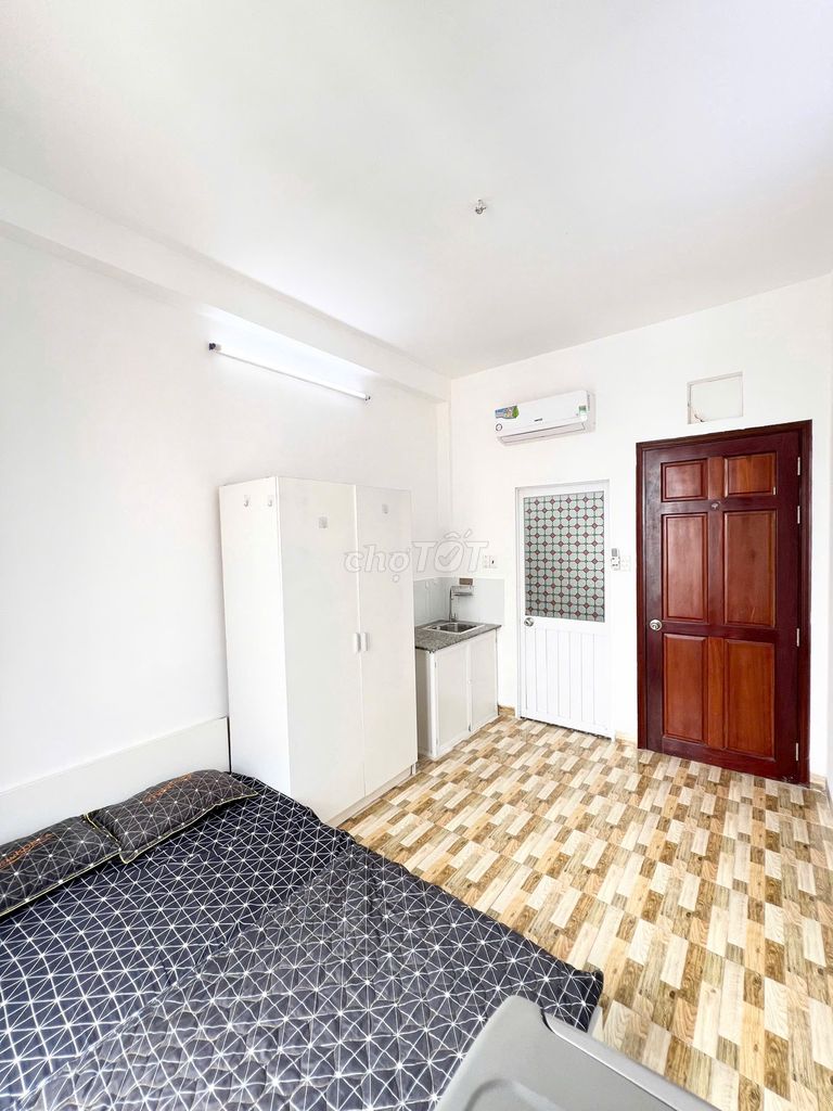studio - balcony - full interior near hvhk cs 1
