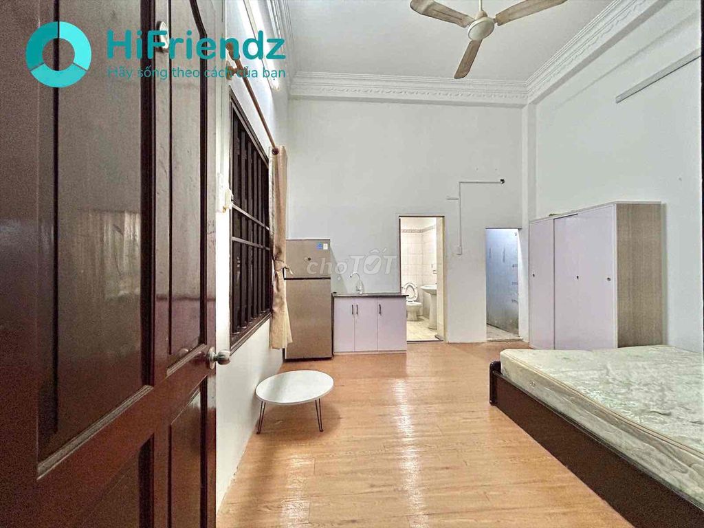 Rent a cheap motel at the airport - close to the Royal Park