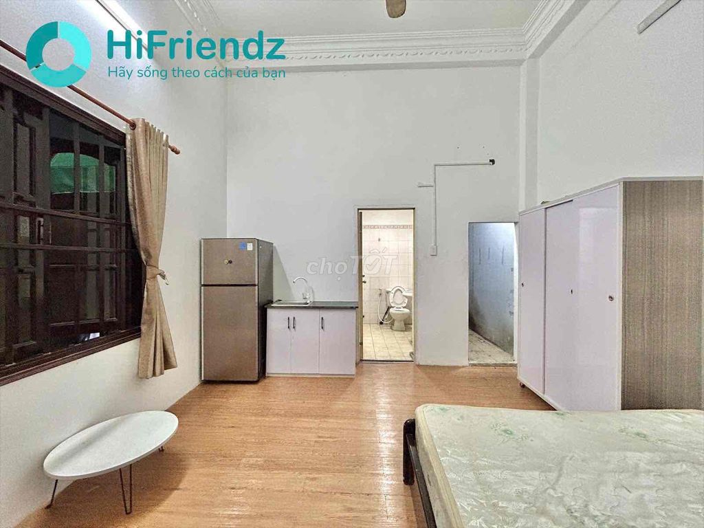 Rent a cheap motel at the airport - close to the Royal Park
