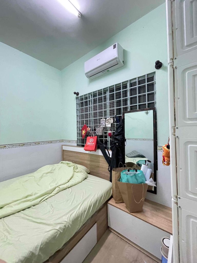 share room in two bedrooms - only for women