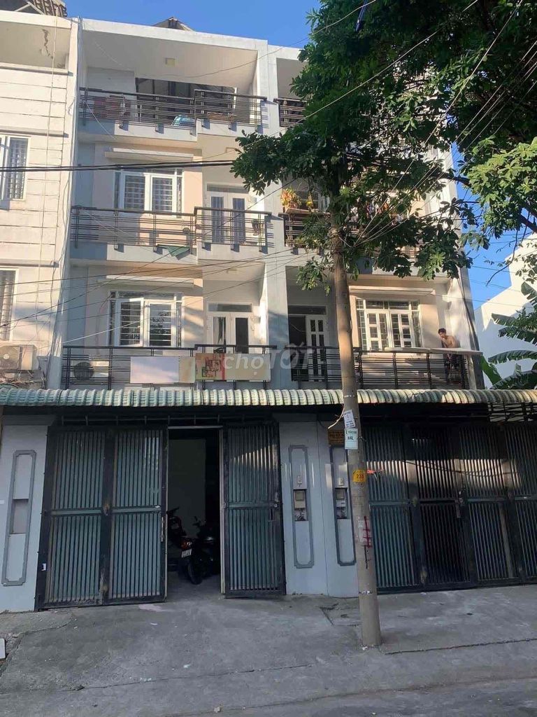 Room 50 meters 2 is 3.8 million at 23 3158 A.D.P.7 District 8