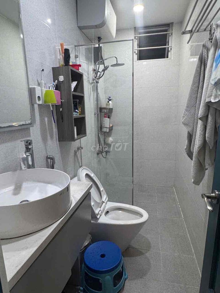 Two bedrooms. Two bedrooms. 80 meters. Full interior.