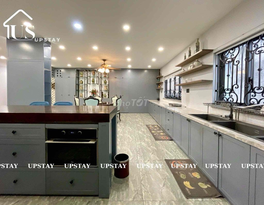 Three bedrooms - one office - one living room - 3 bathrooms 80 meters 2 in the writer's office