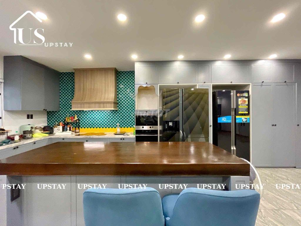 Three bedrooms - one office - one living room - 3 bathrooms 80 meters 2 in the writer's office