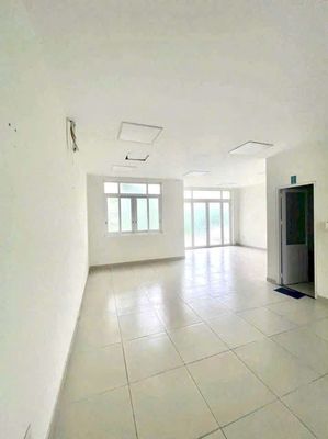 His villa is 7.5 .20 M, empty house, 5 million a month.