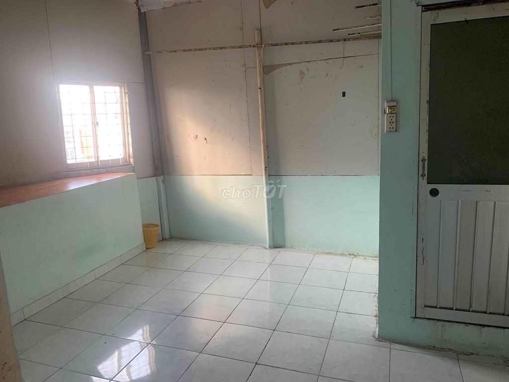 Rent room.