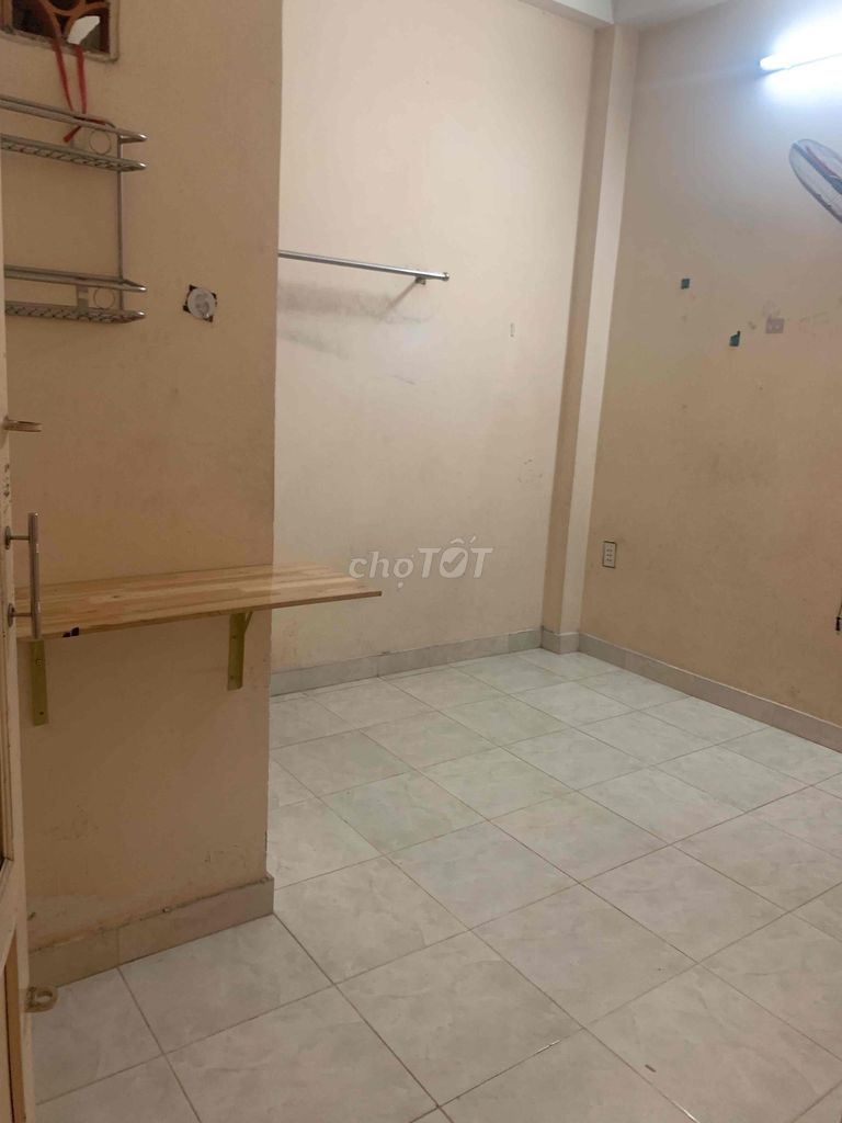Rent room.