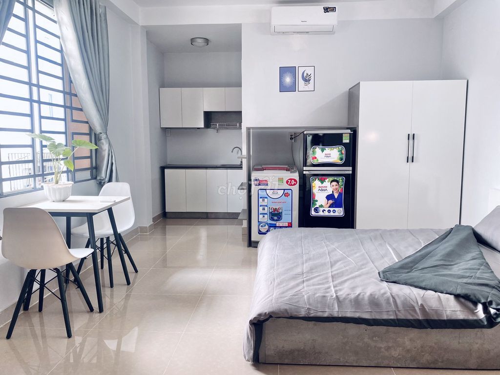The service apartment is only four private rooms- Chill wide 50 M2 - large window - private toilet