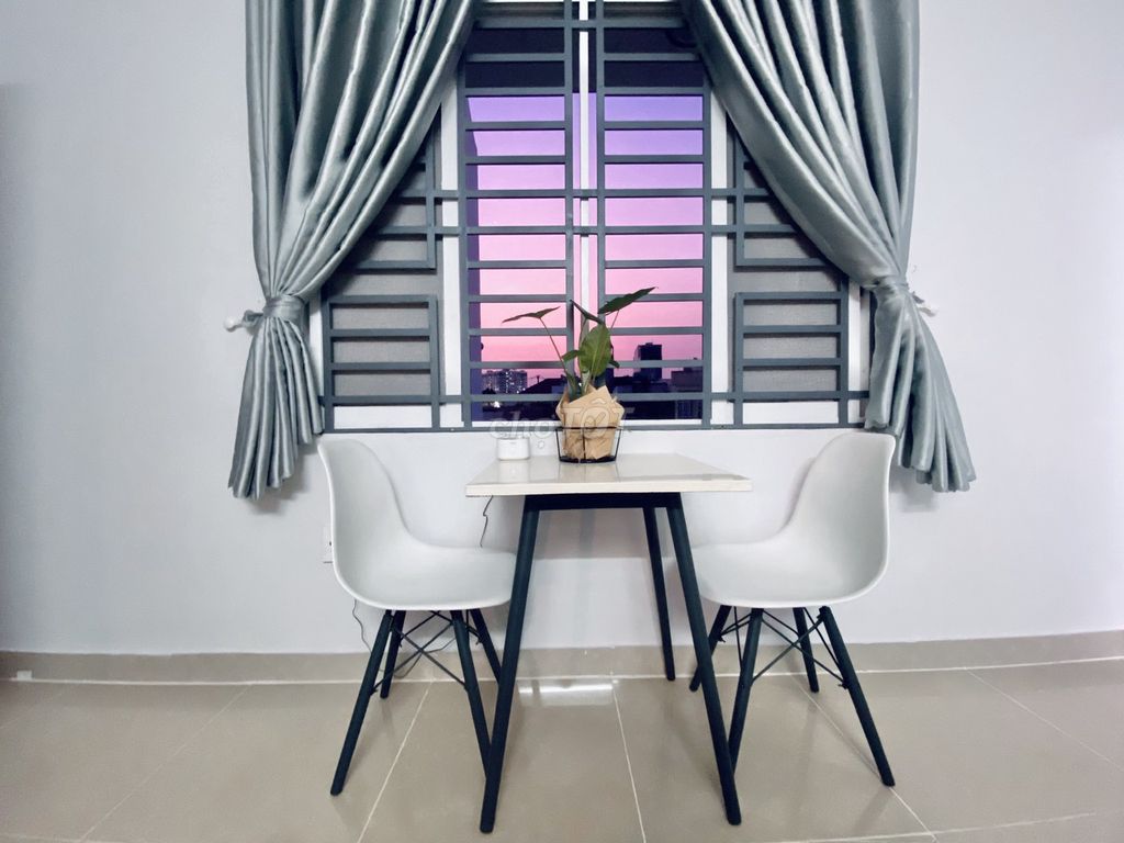 The service apartment is only four private rooms- Chill wide 50 M2 - large window - private toilet