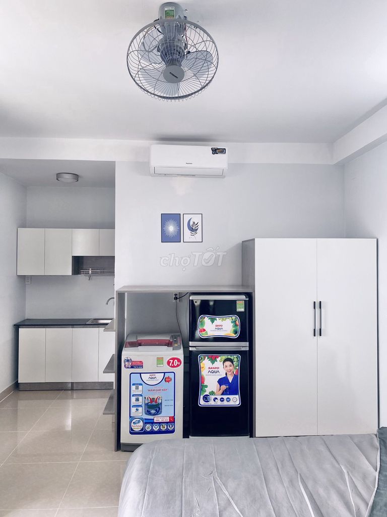 The service apartment is only four private rooms- Chill wide 50 M2 - large window - private toilet