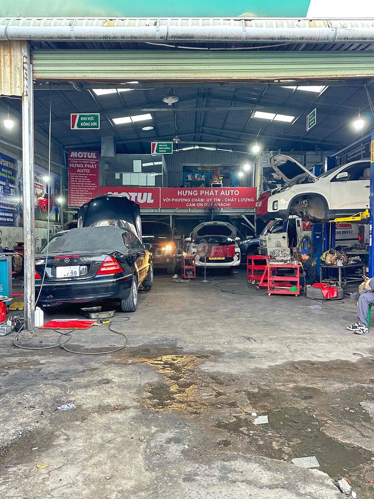 We'll need to rent the KSlS near 12.25 meters of the big truck.