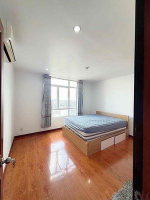 Rent a house in half the house. It's a clean interior.