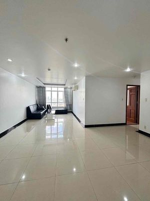 Rent a house in half the house. It's a clean interior.