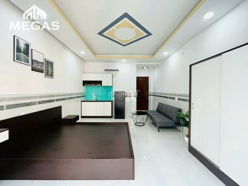 Studio Department Builds Full Seven Right on Emart