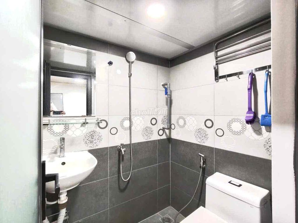 Rent room near college.