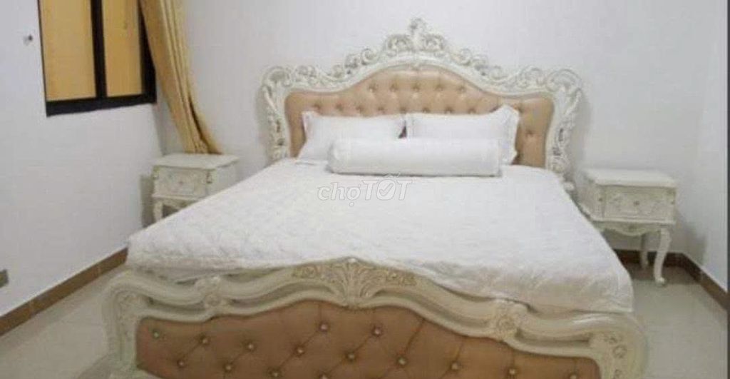Rent the apartment. Two bedrooms. 90 M2 with interior.