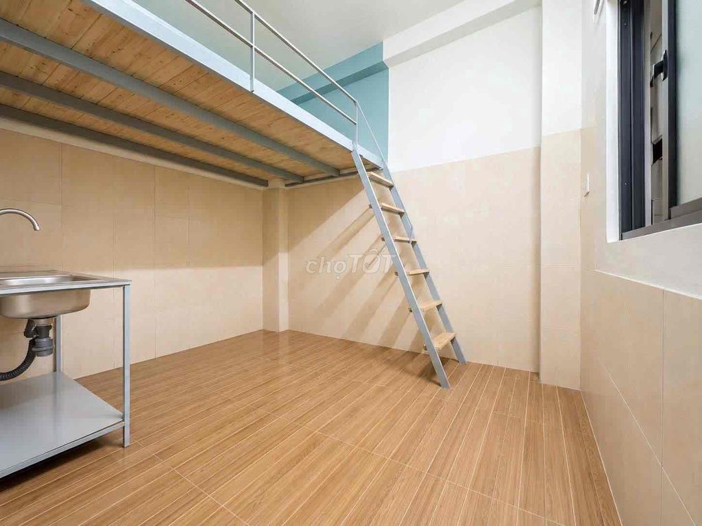 High guard room at the payroll bridge.