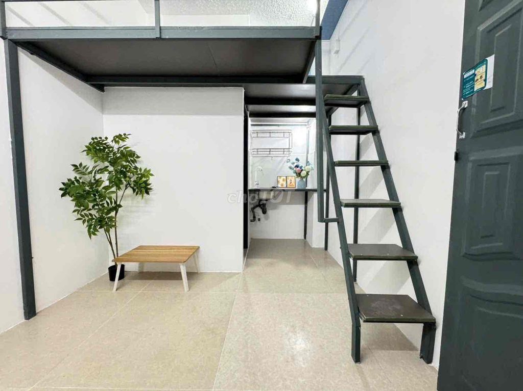 High guard room at the payroll bridge.