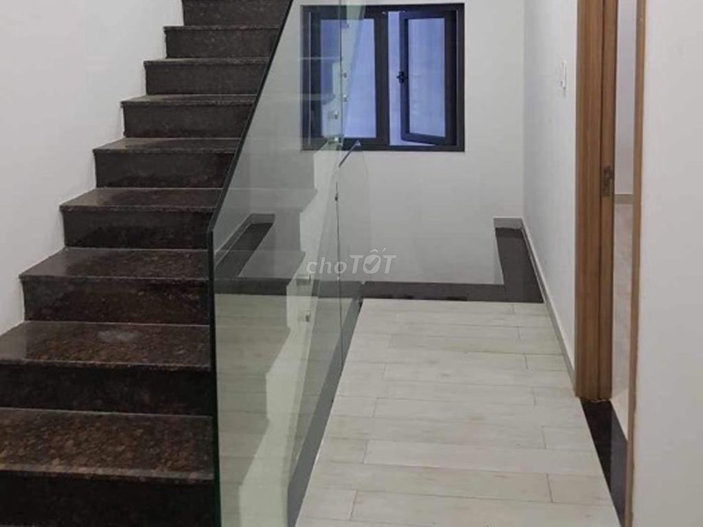 Lã Xuân Oaiir near fpt_Hutechu 31 m2 Just 3 million 5