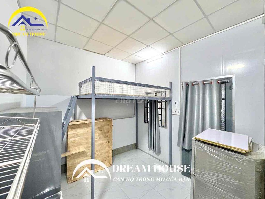 A full interior motel at the Four Four Four Steps.