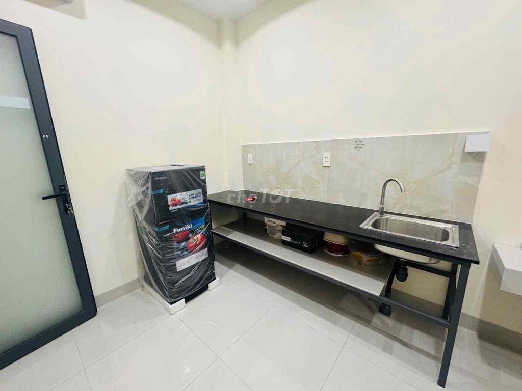 Rent a full-on furniture suite on 4 Nguyễn Duy Trinh.