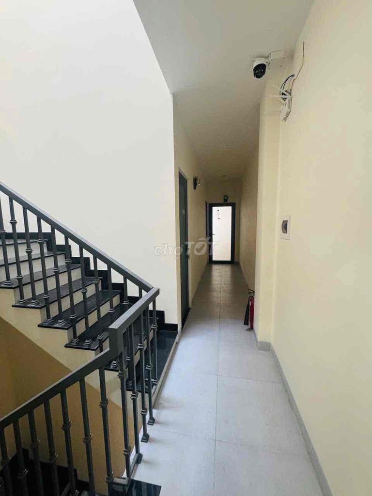 Rent a full-on furniture suite on 4 Nguyễn Duy Trinh.