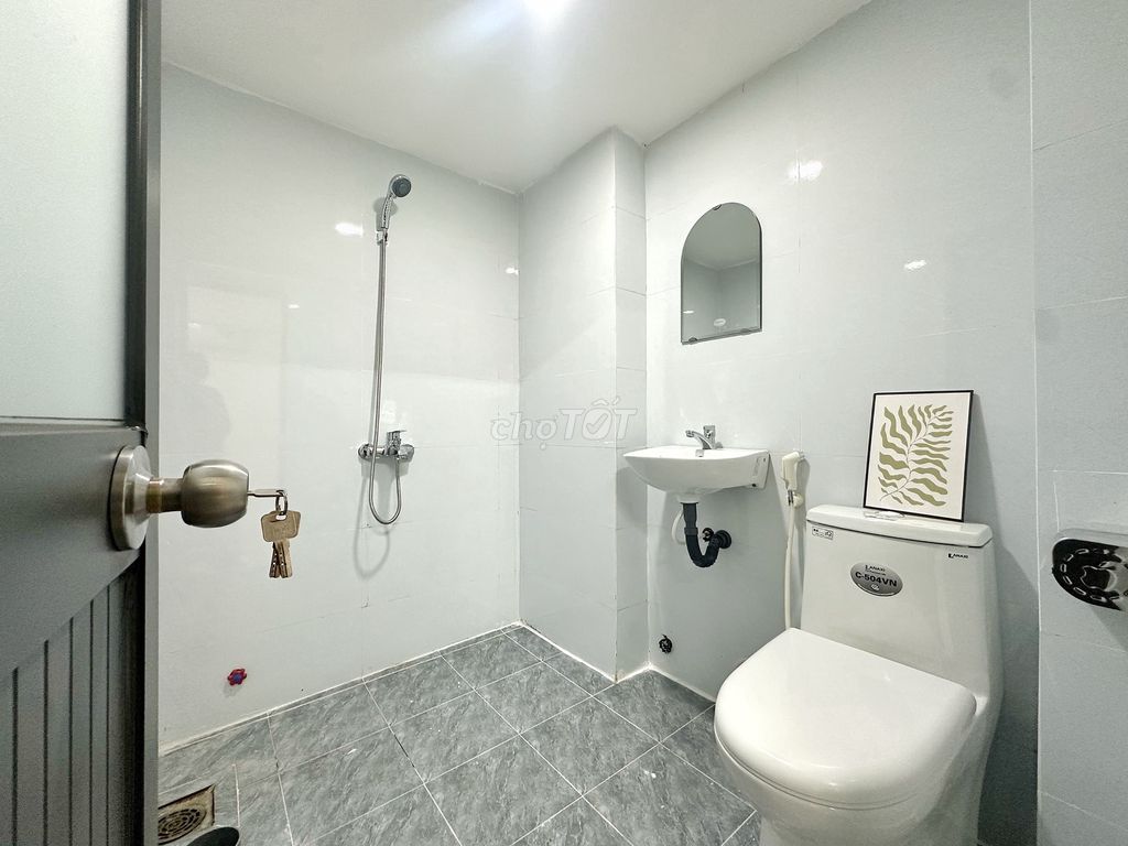 room with large Tân Phú large windows - full clean furniture - now free