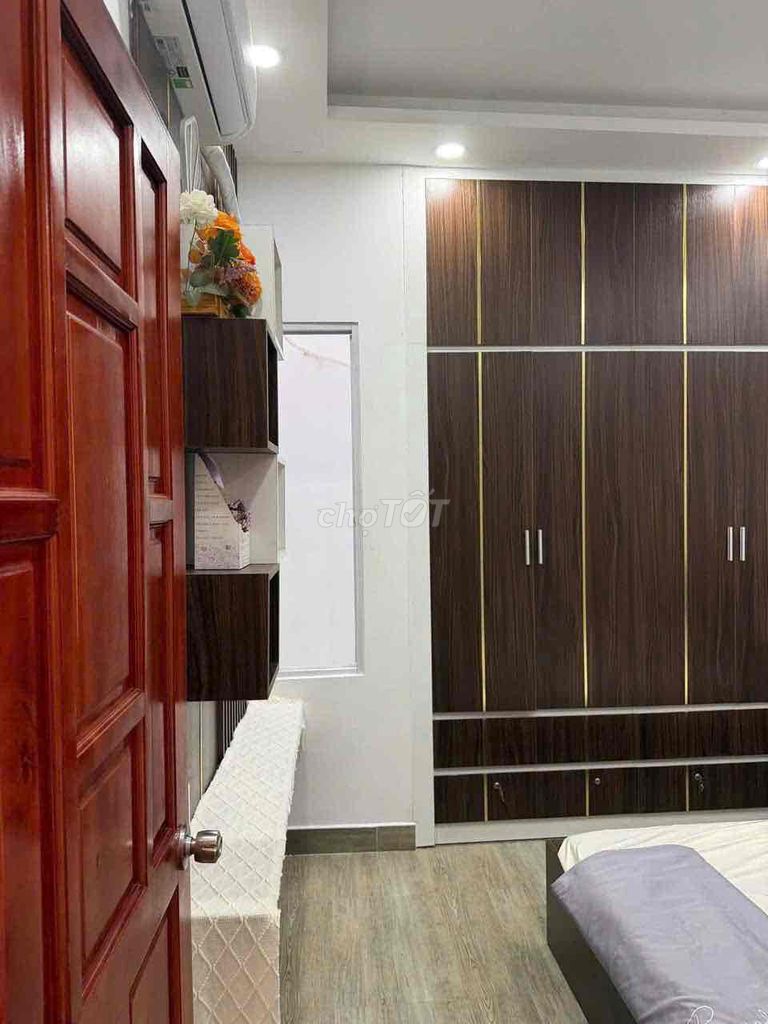 Two bedrooms. Two toilets.