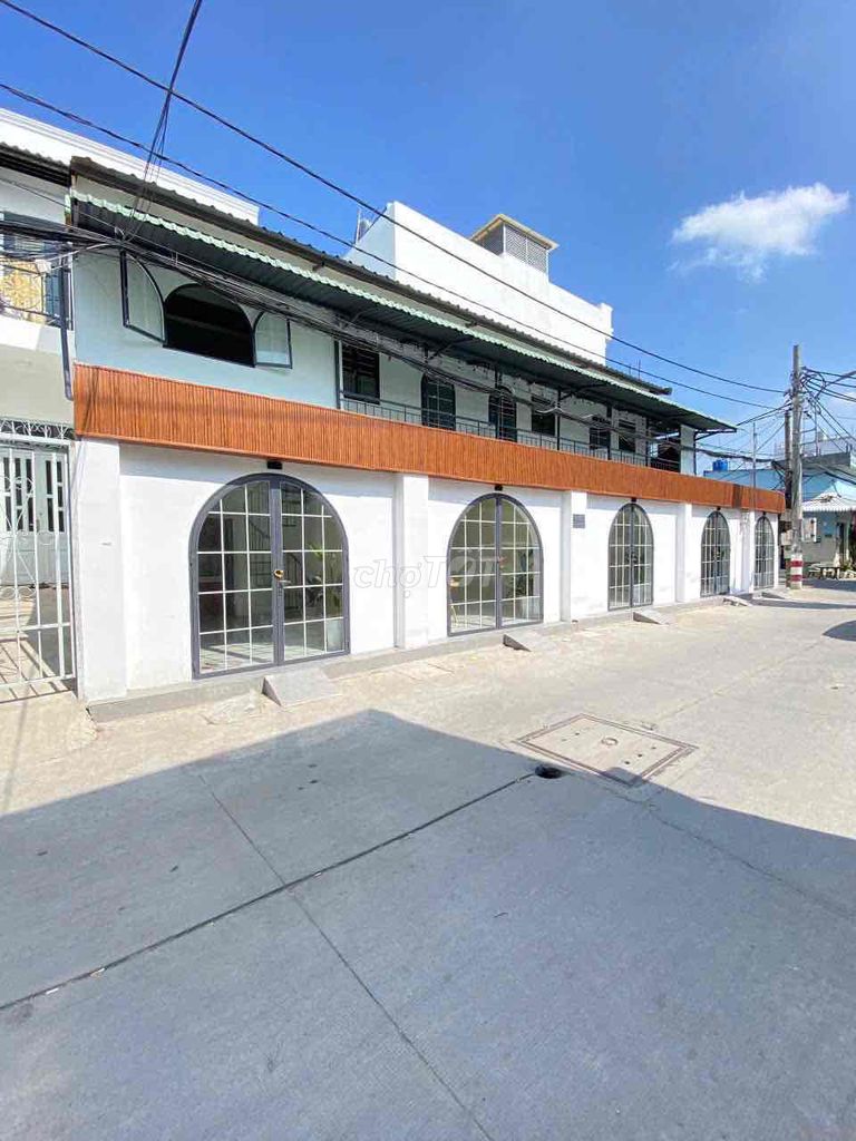 The owner of the ground-30 m - newly built - is like Hồ Học Lãm.