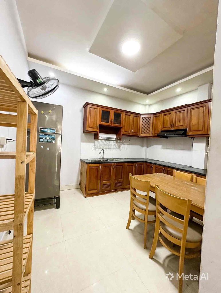 Rent a new two-story street, 135 Nguyễn Hữu Cảnh Bt-G district.