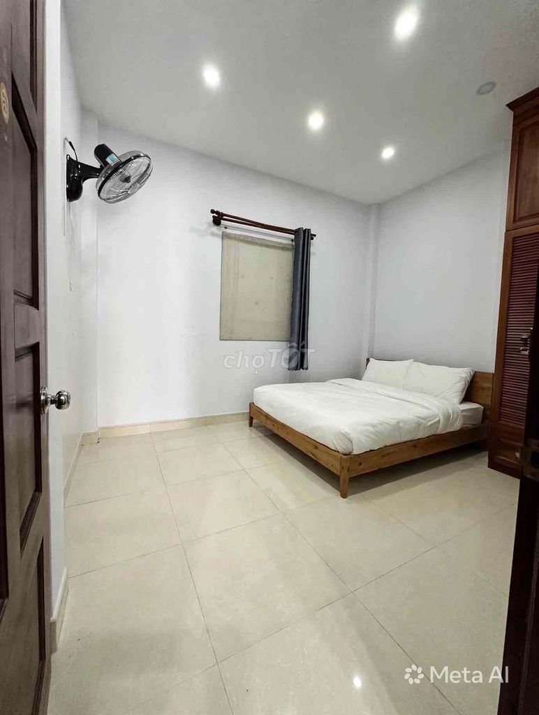 Rent a new two-story street, 135 Nguyễn Hữu Cảnh Bt-G district.