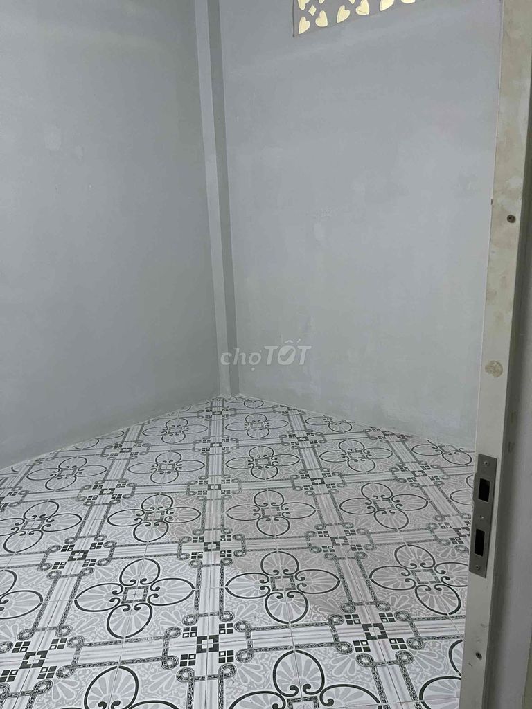 Rent the original four-and-a-half x17 M-car alley Trường Chinh.