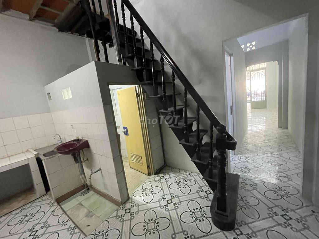 Rent the original four-and-a-half x17 M-car alley Trường Chinh.