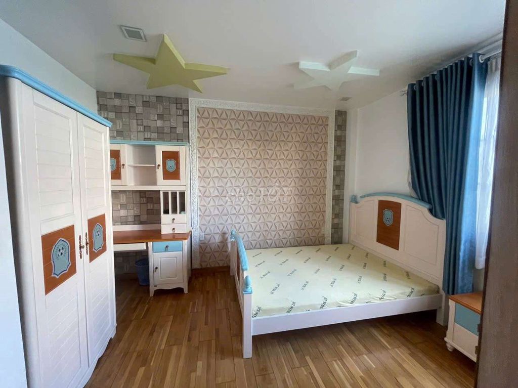 Rent the entire interior compound of the 10-foot missile area.