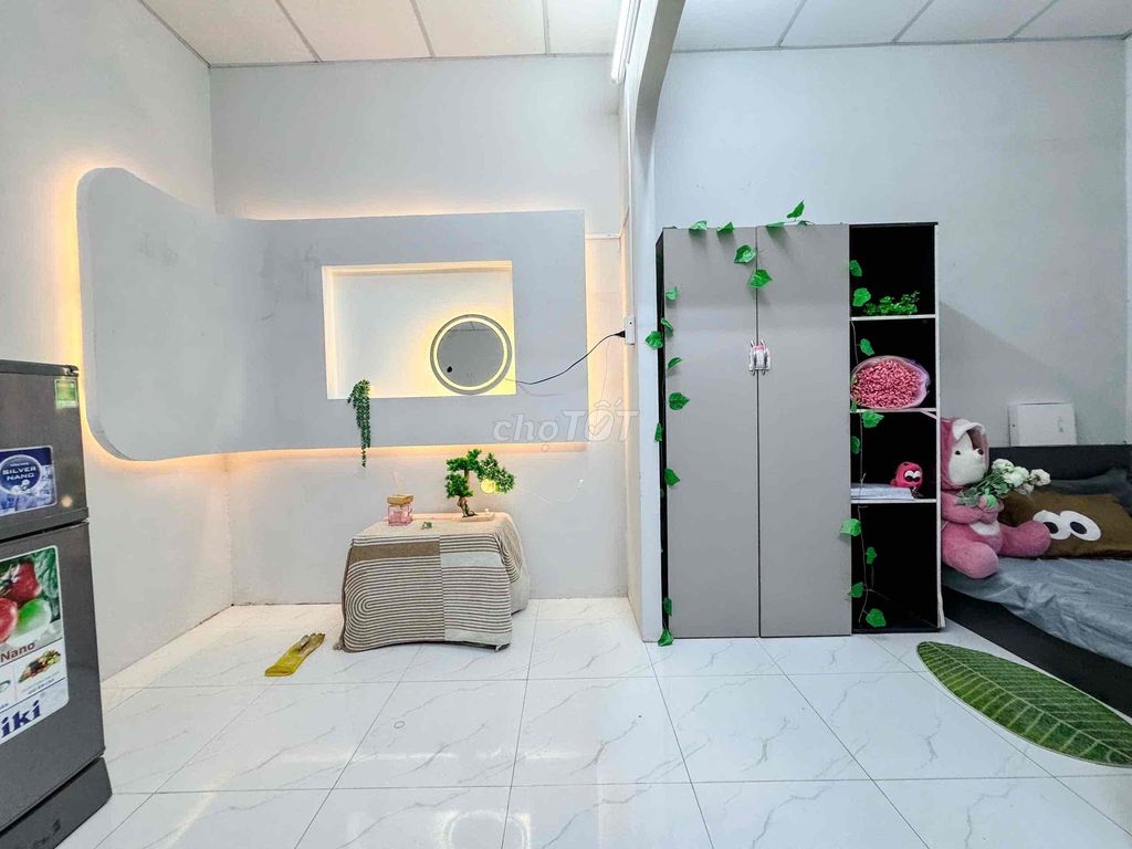 Room service. Internal Bedroom. Free LM floor.
