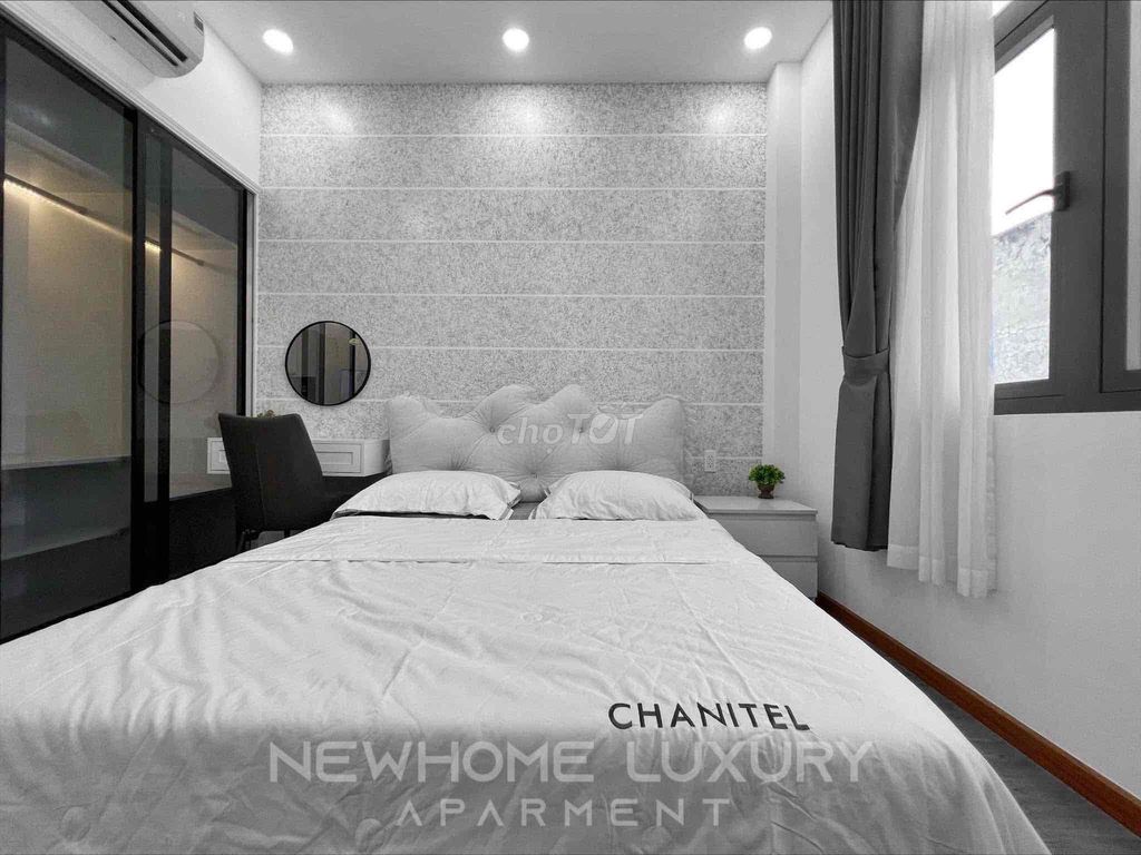 studio full interior - large window - Hoàng Diệu, Phú Nhuận
