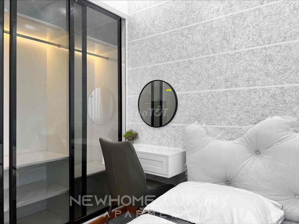 studio full interior - large window - Hoàng Diệu, Phú Nhuận