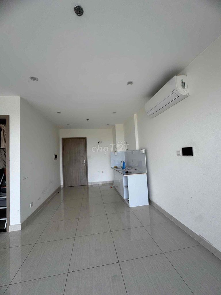 Rent the two bedrooms plus S10.05 - only 7 million a month.Vomes Gr