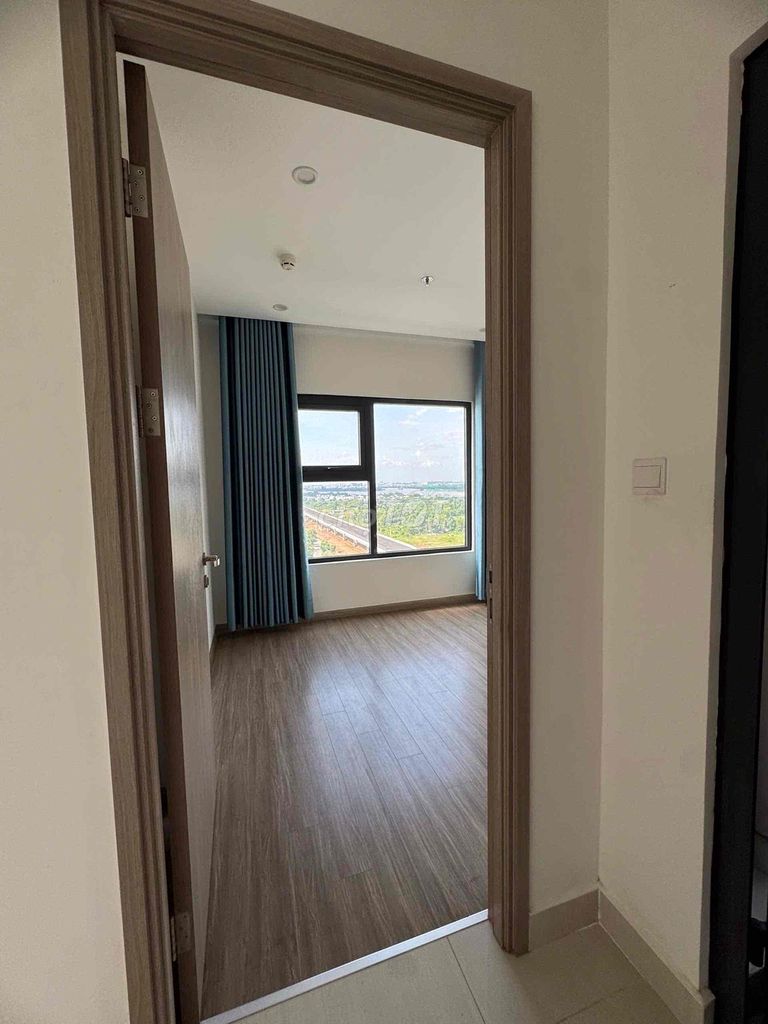 Rent the two bedrooms plus S10.05 - only 7 million a month.Vomes Gr