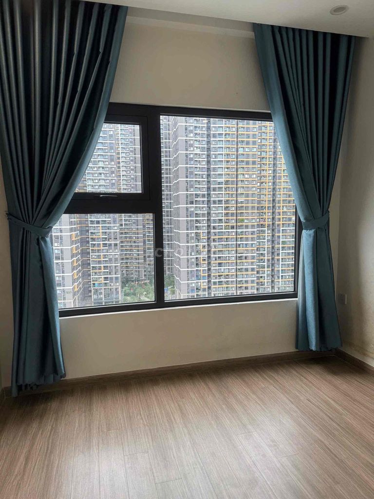 Rent the two bedrooms plus S10.05 - only 7 million a month.Vomes Gr