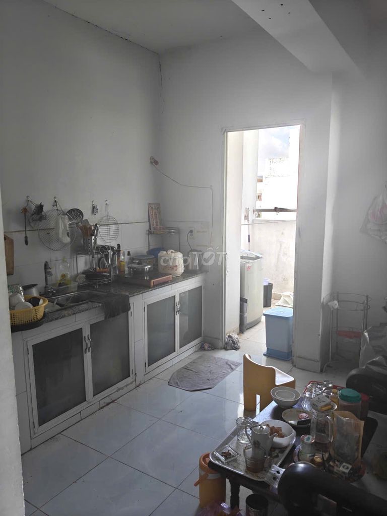 I'm thinking of renting an Imperial apartment.
