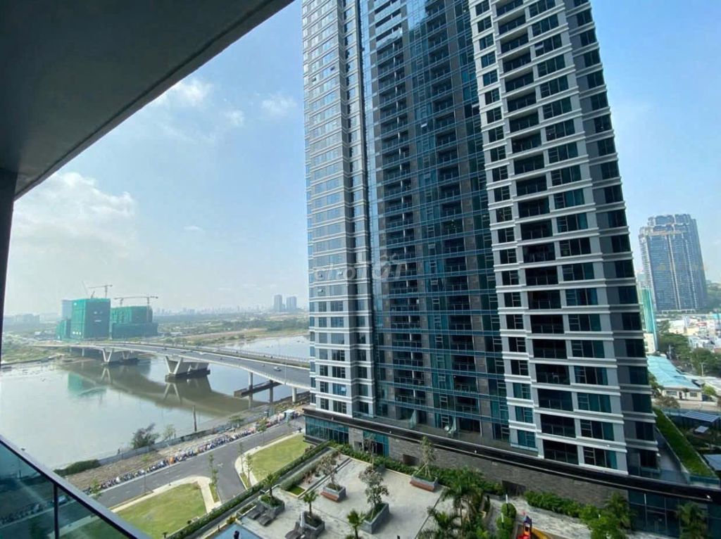 Master himself hired three Sunwah Pearl bedrooms, high level, beautiful View, great price.