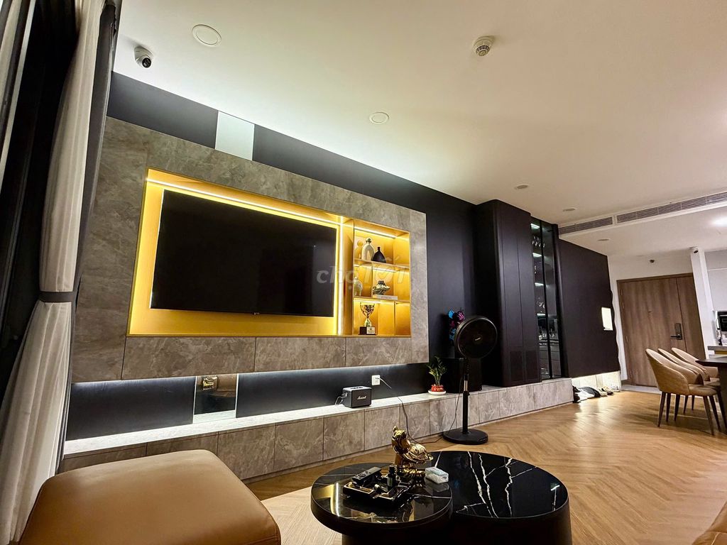 Master himself hired three Sunwah Pearl bedrooms, high level, beautiful View, great price.