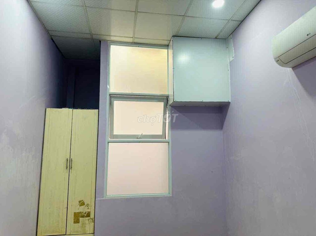 Rent the whole apartment. 4mm by 15mm.