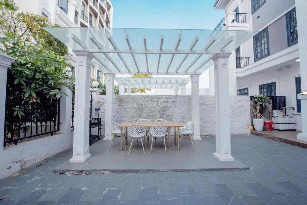 Rent a new nice villa - near Nguyễn Thị Thập and the Green House