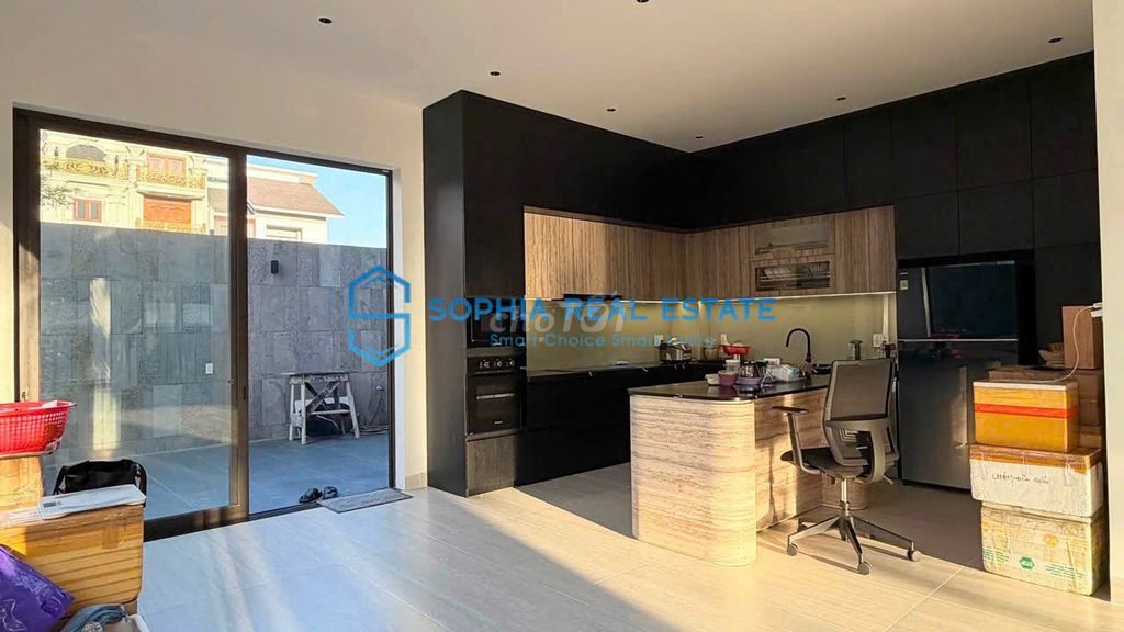Step in, and you're in! Villa 8 x 20 meters open Space, 4 small garden bedrooms